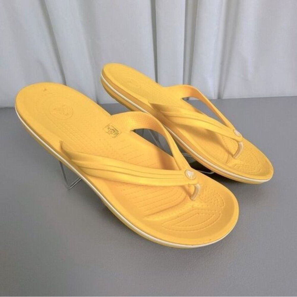 CROCS MENS YELLOW FLIP FLOPS SIZE 11